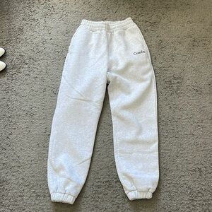 Comfrt light grey sweatpants size small!’